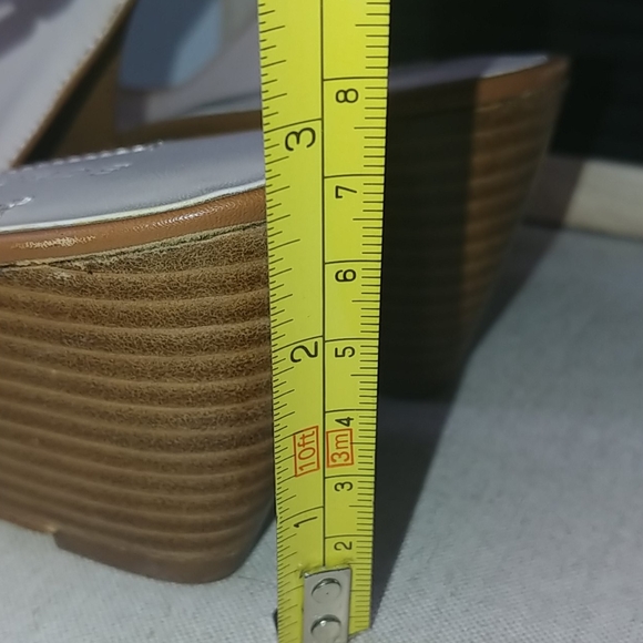 BCBG camel wedge-heeled sandals - Picture 8 of 8